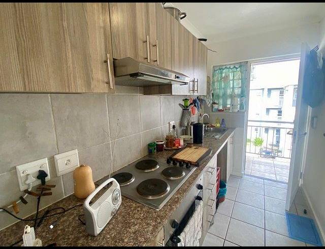 2 BEDROOM APARTMENT FOR SALE IN MUIZENBERG